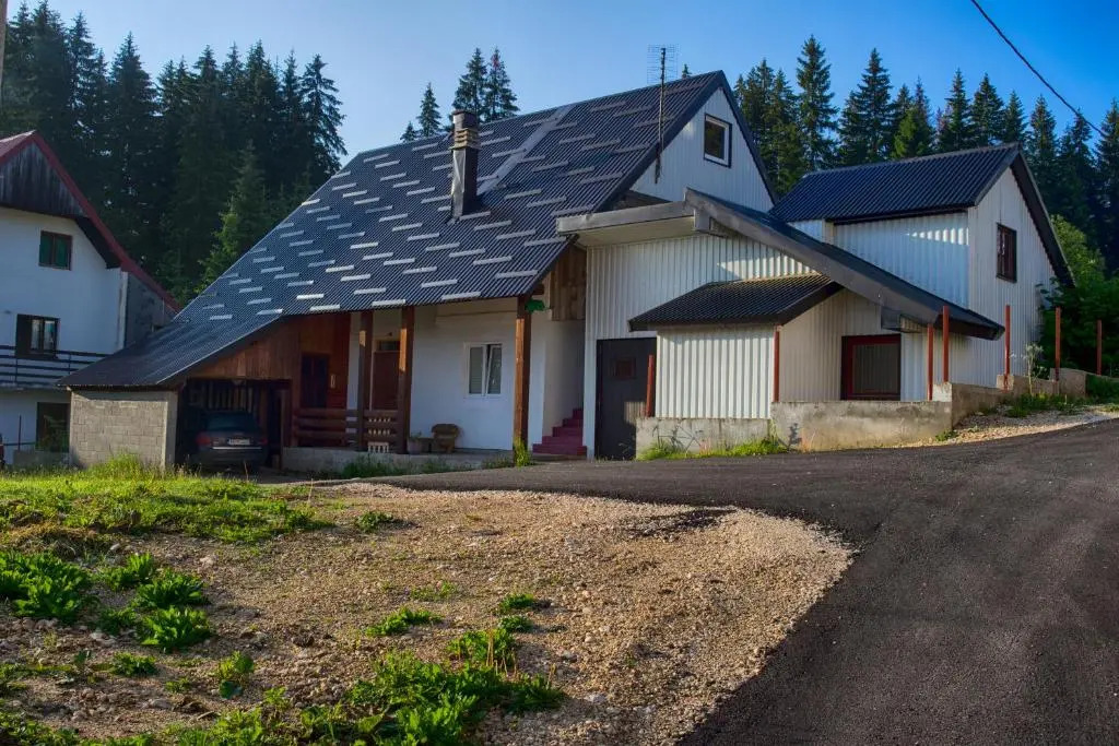Guest house Jezera