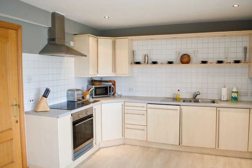 1 Bedroom Apartment With Balcony
