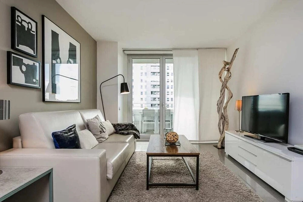 Stylish 2bed/2bath With Swimming Pool