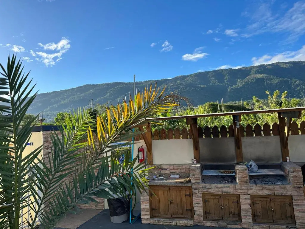 B-8 hermoso apartamento al pie de la montaña con piscina total mente equipado