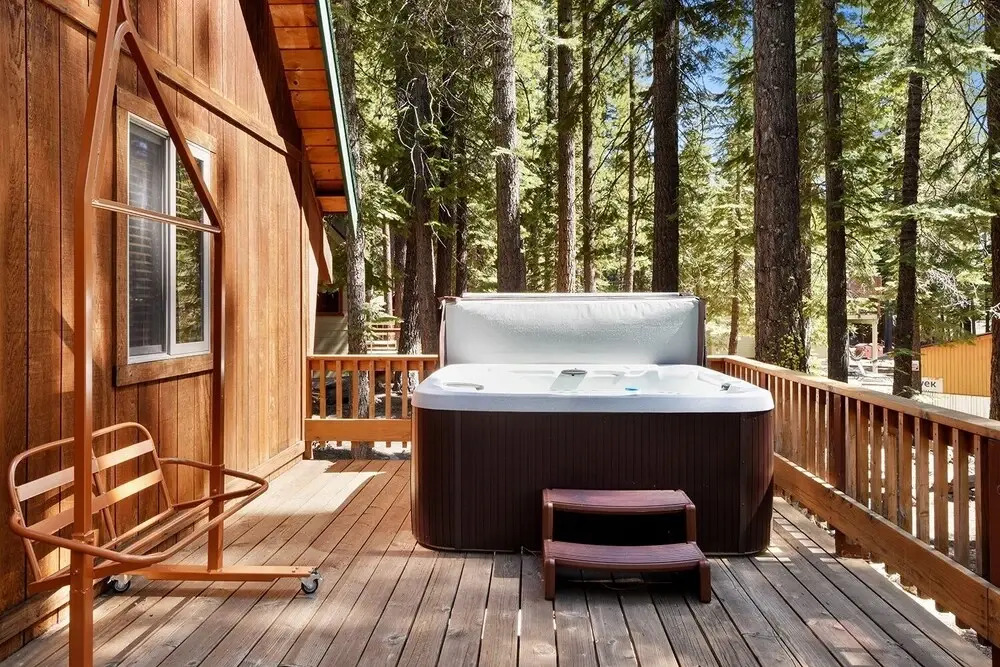 Timberline Cabin - Hot Tub 3 Bedroom Cabin by Redawning