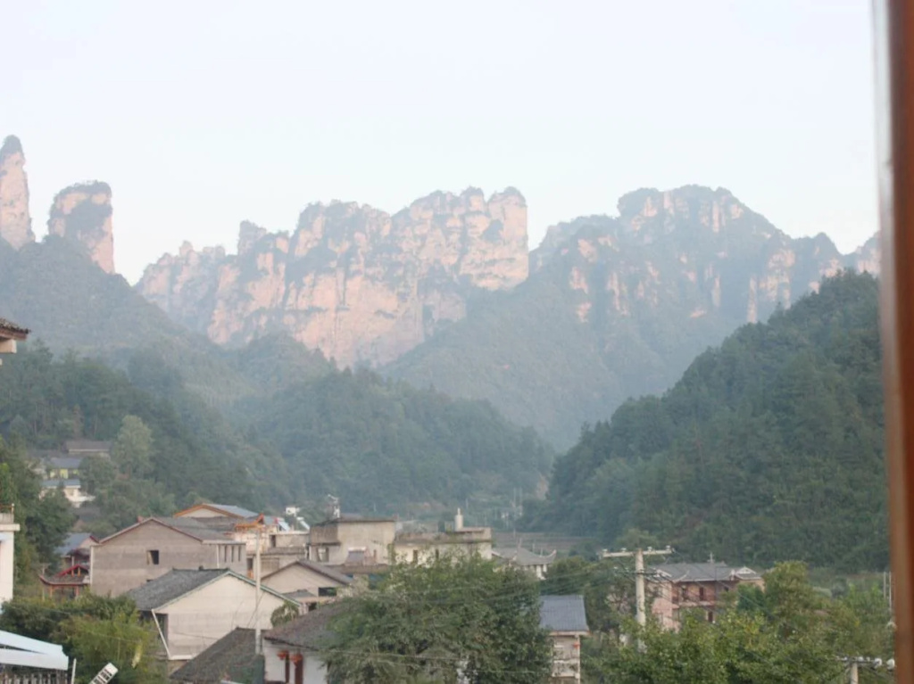 Zhang Jiajie Longquan Inn