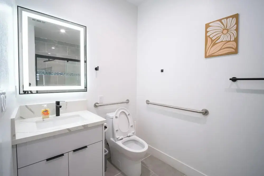 Stylish Private Room by Downtown LA