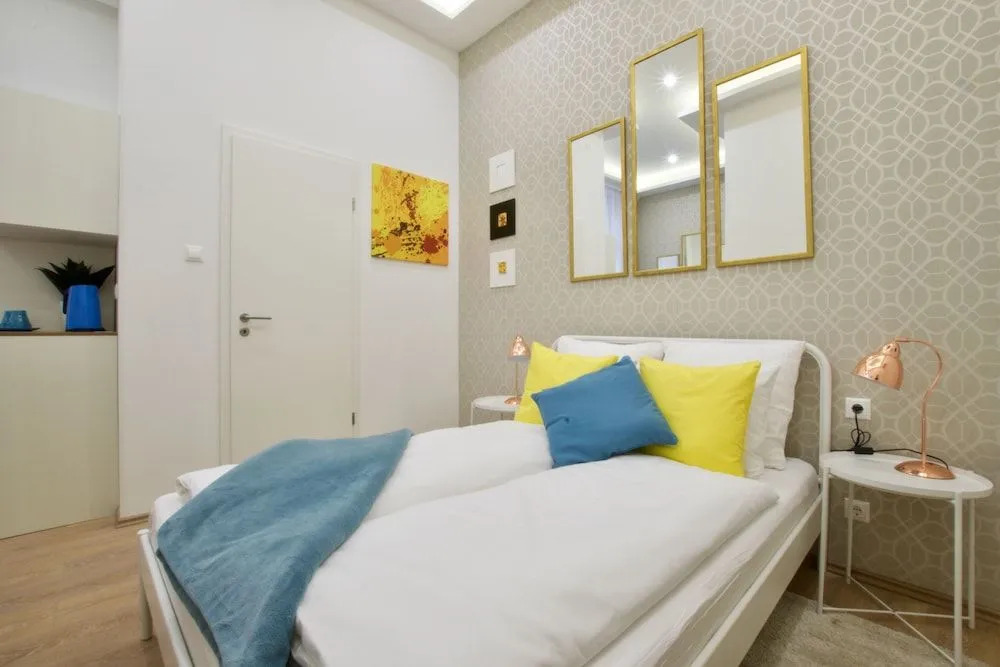 St King 11 Rooms by Staymood Holidays