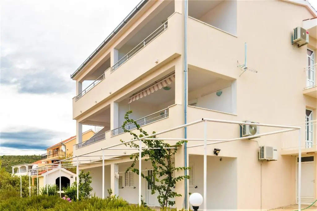 Apartment Ante