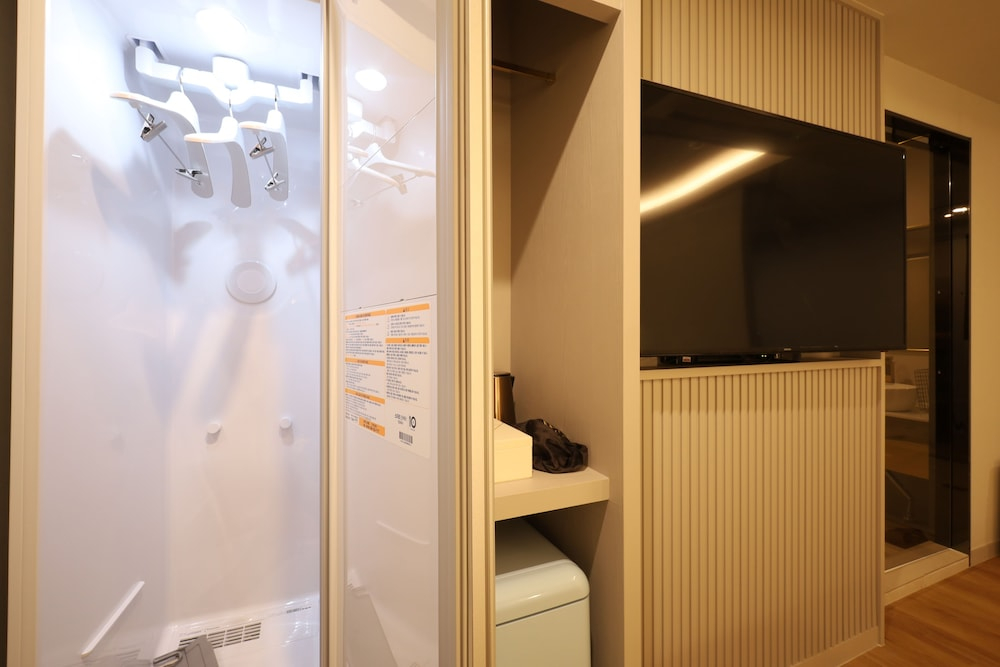 Changwon Denbasta Hotel Myeongseo