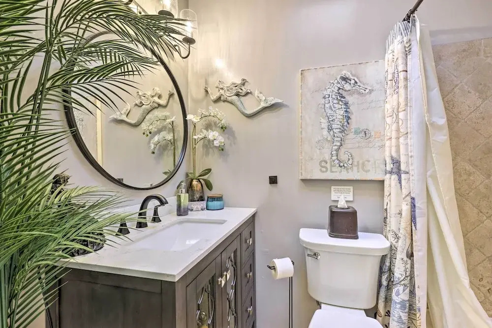 Walk to Ventura Beach: Comfy Home w/ Ocean Views