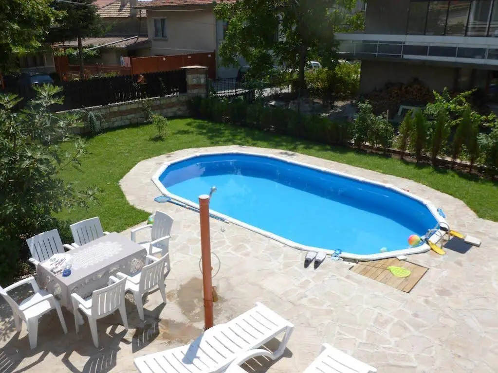Nedyalkovi Guest House