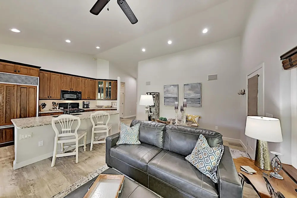 1580mrub 2 Bedroom Townhouse