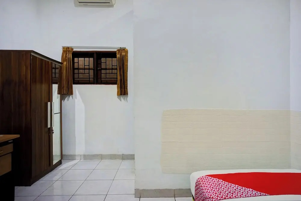 Super OYO Resident- K Syariah