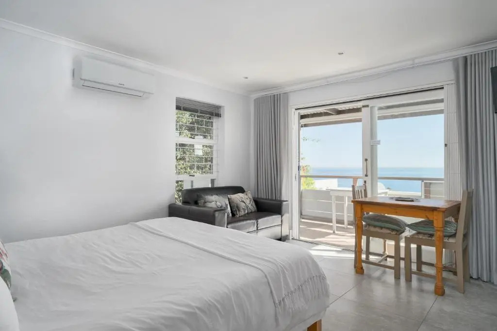 Camps Bay Studio Apartments - Self-catering