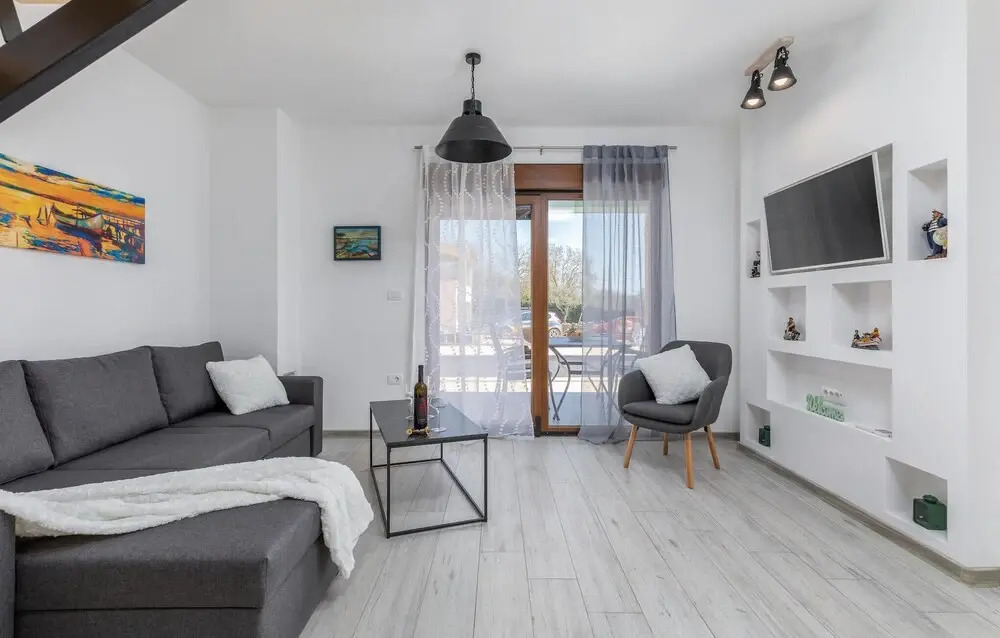 Awesome Home in Pula With Outdoor Swimming Pool, Wifi and 2 Bedrooms
