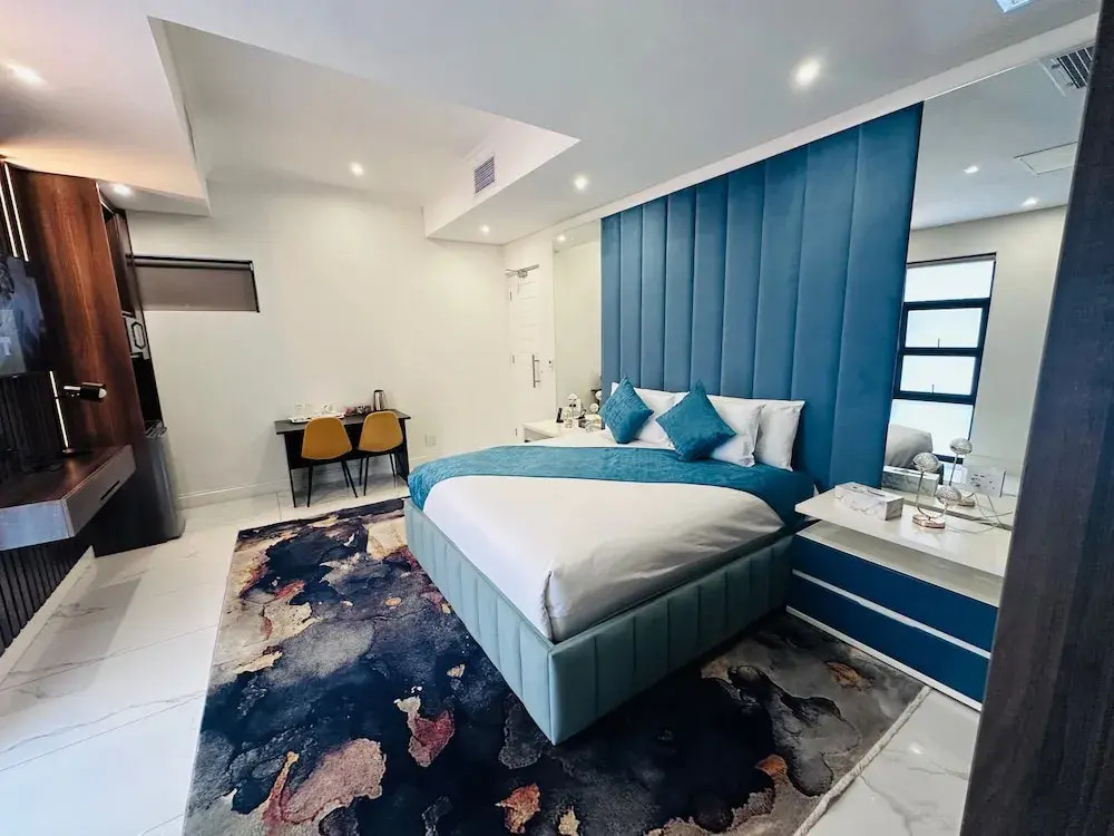 H & H Boutique & SPA