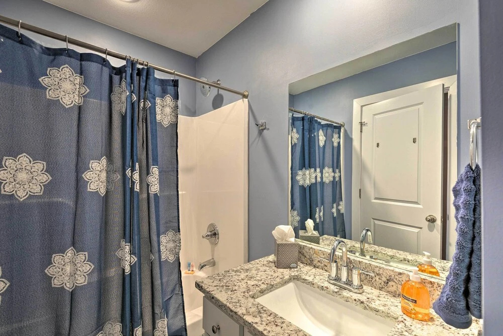 'park City on the Water' Townhome w/ Hot Tub!
