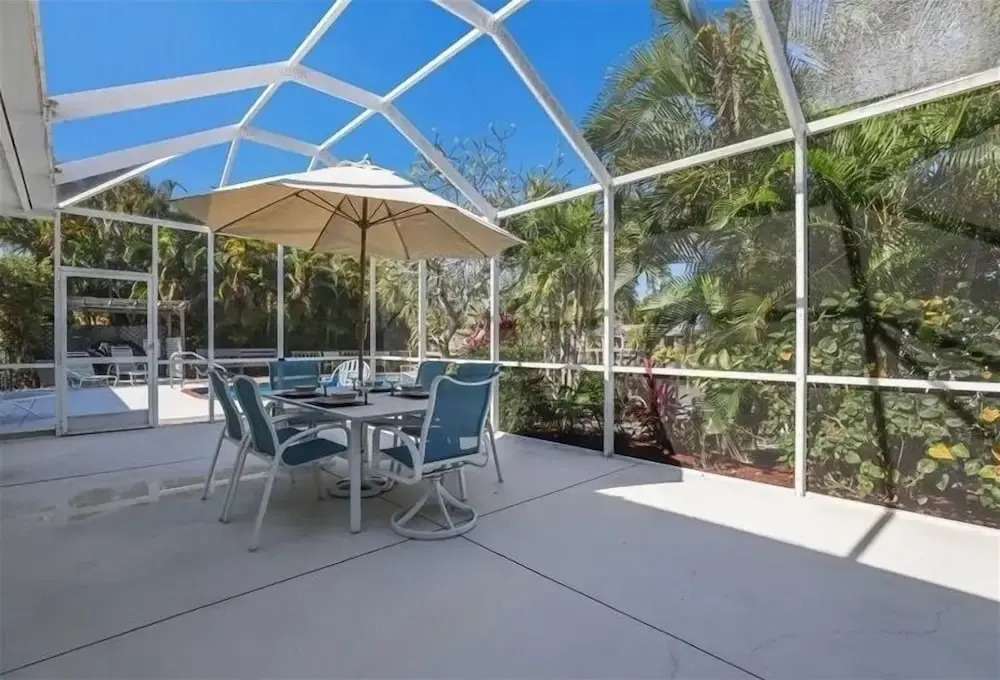Island Haven 2 Bedroom Home by RedAwning