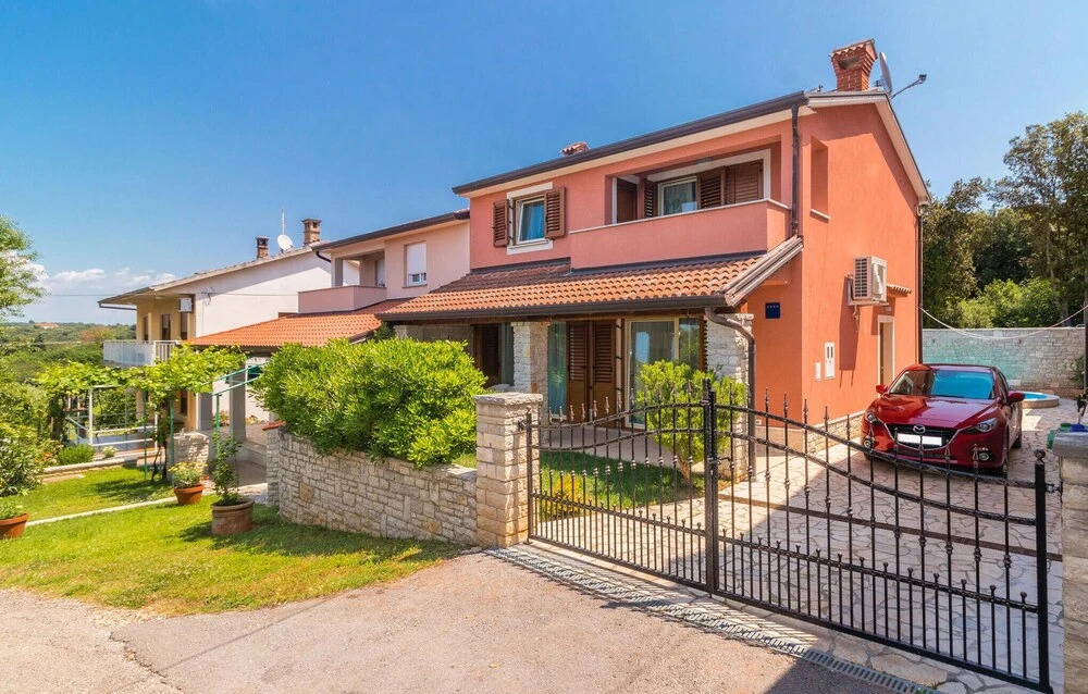 Nice Home in Banjole With Wifi and 2 Bedrooms