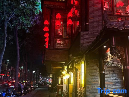 Jinkaige Apartment (Foshan Shiwan Subway Station Nanfeng Ancient Stove)