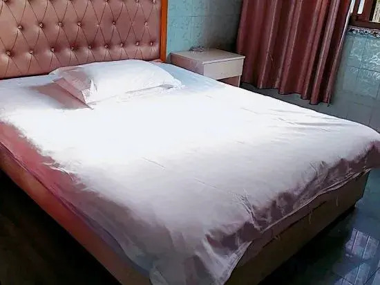Dongyang Golden Lion Hotel