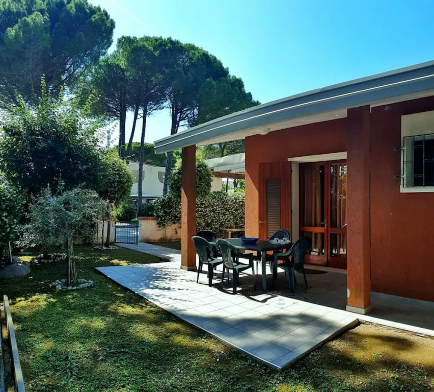 Cozy Villa With Garden