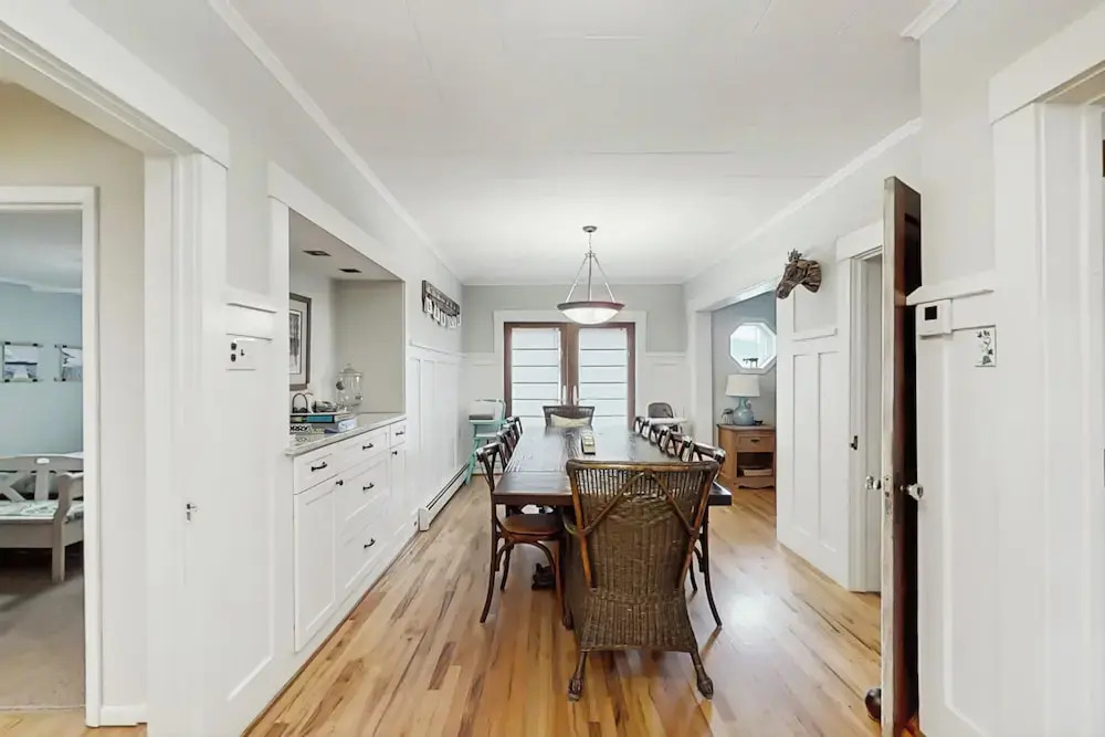 5BR Lake-view Home w/ Pool & Seasonal Hot Tub