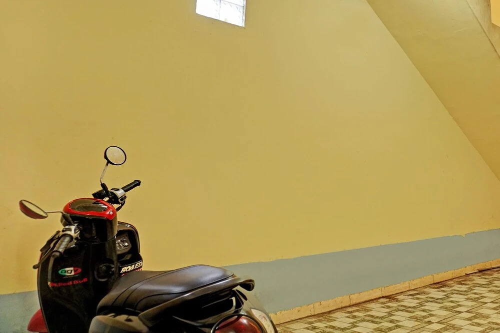 OYO Life  92936 Kost Teteh Erni Karawang