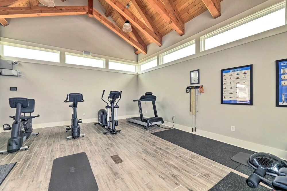 Beaufort Townhome w/ Game Room: 8 Mi to Beaches!
