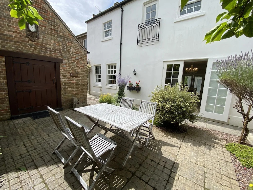 Stunning and Luxurious Manor House Holiday Home