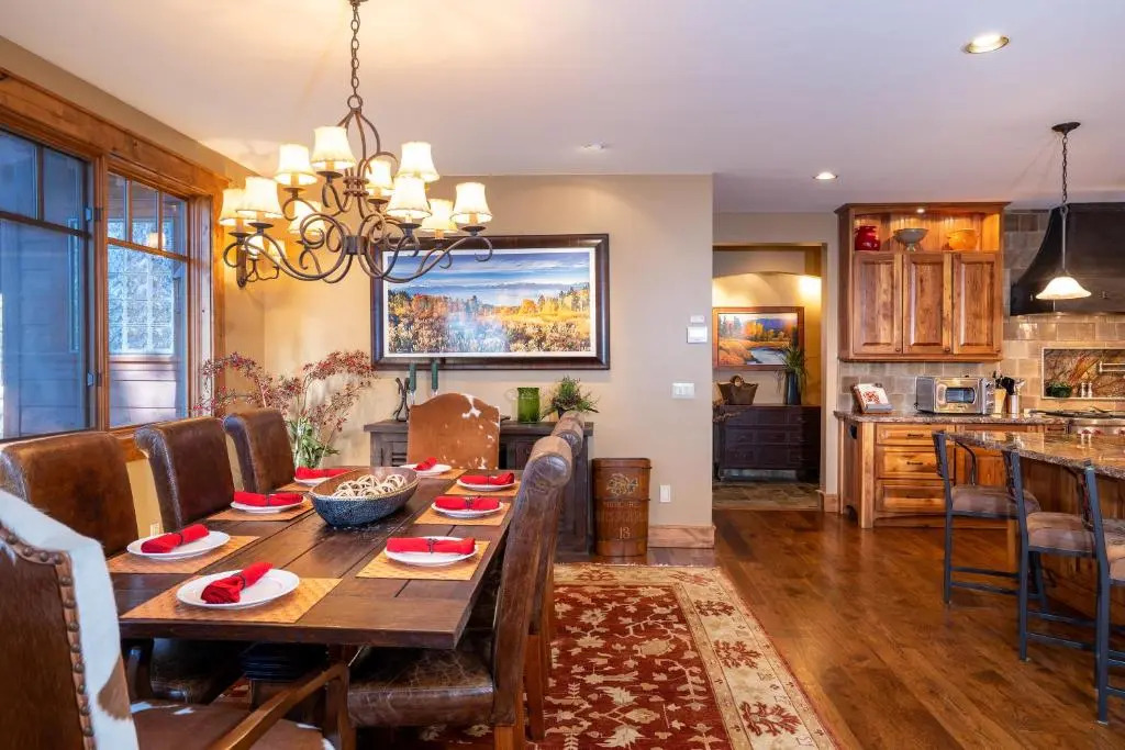 Luxury 4BD Located at Old Greenwood