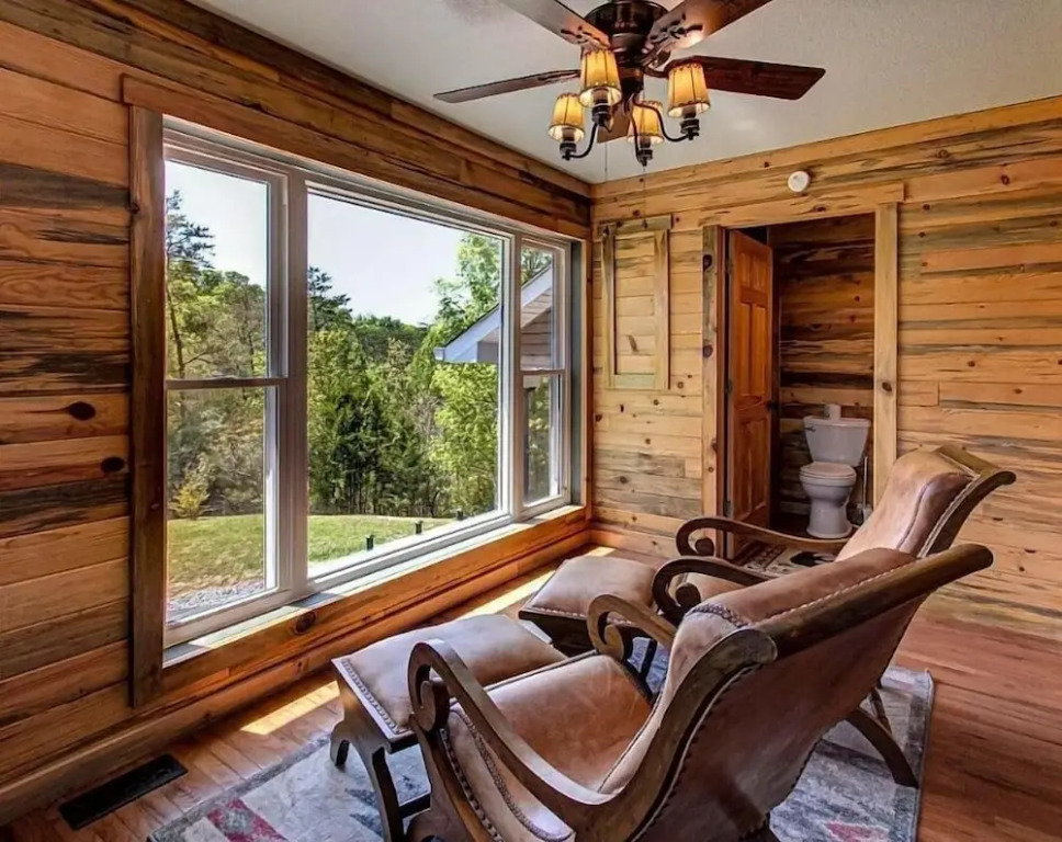 Rustic Hideaway 4 Bedroom Cabin by RedAwning