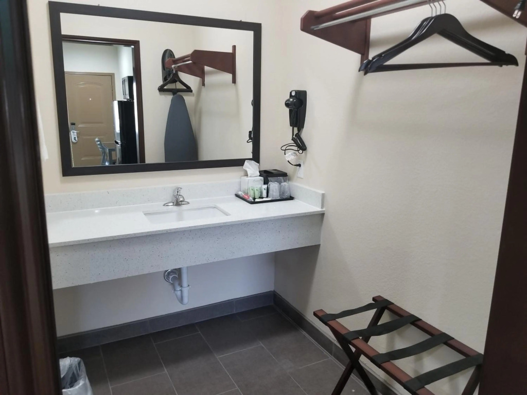 Scottish Inns & Suites Bay City, TX
