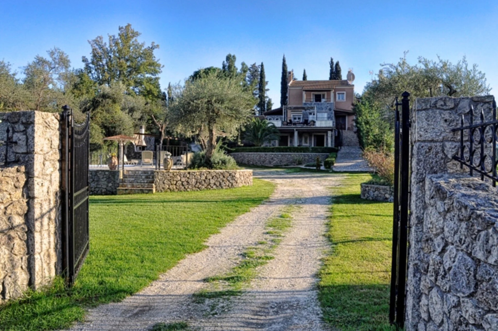 Villa St Nicholas House With Private Heated Pool
