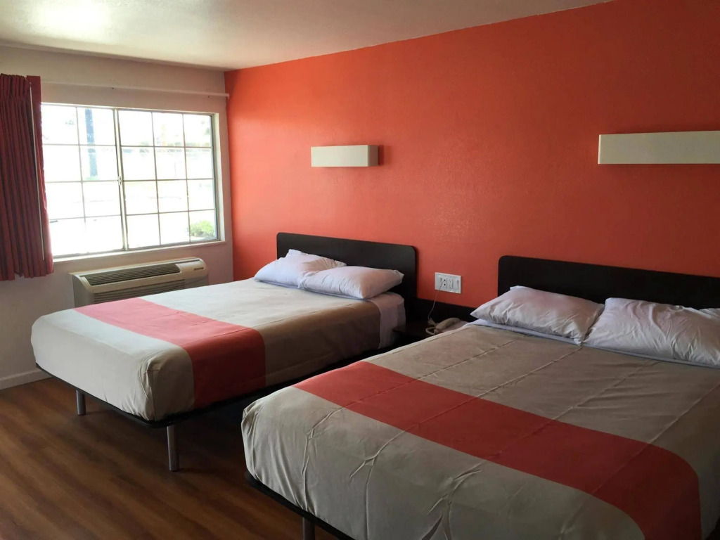 Motel 6-Delano, CA