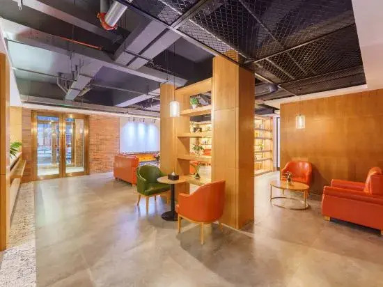 Elong Wanguo Hotel (Dalian Jinma Road Light Rail Station Store)