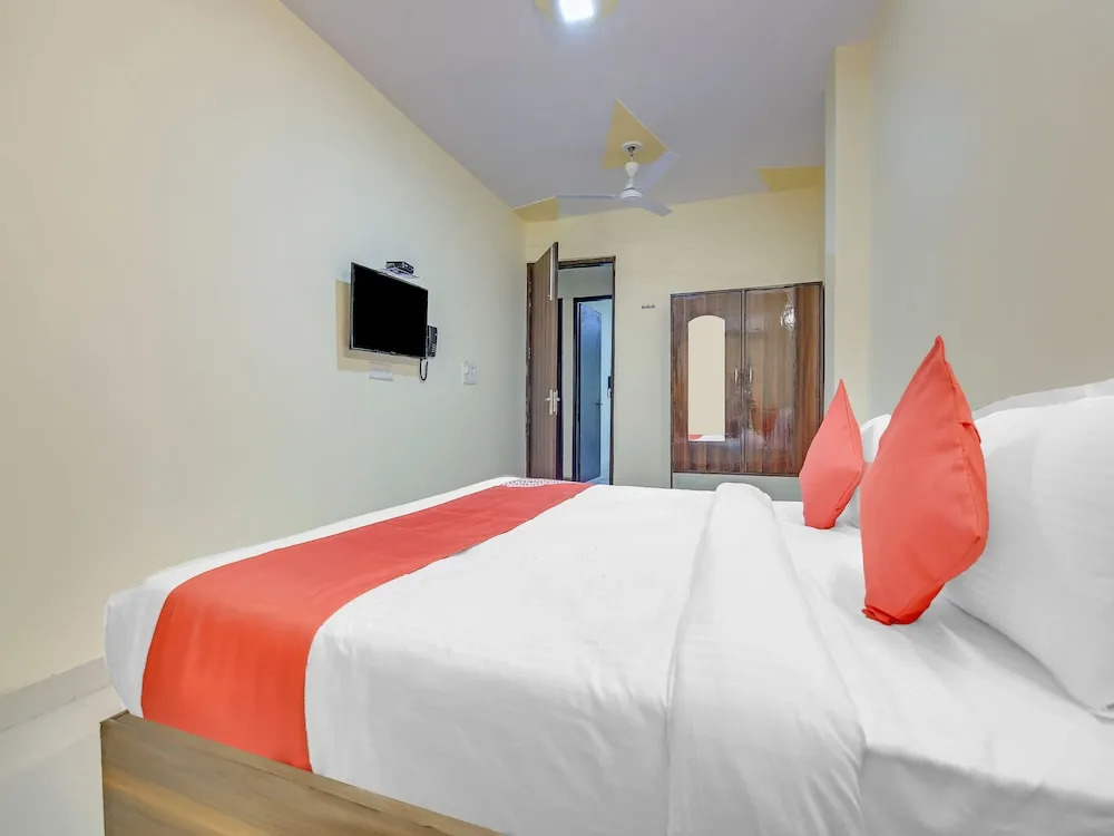 OYO Flagship 39564 Shiv Hotel