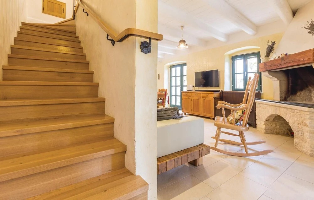 Amazing Home In Sisan