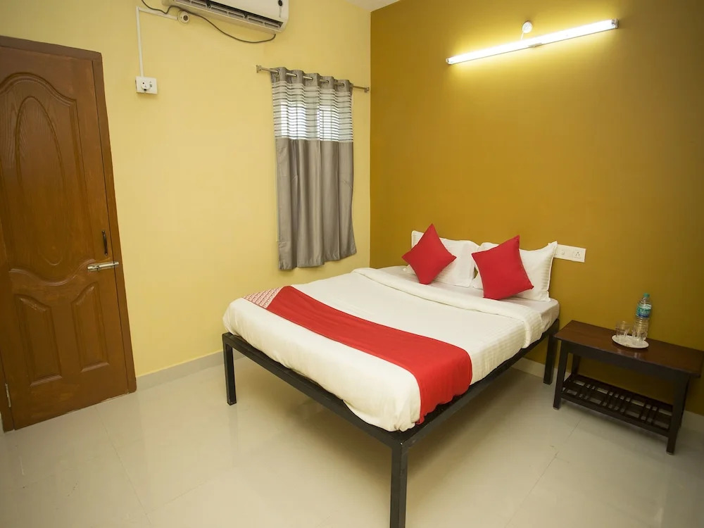 OYO 13058 Home Grand 3BHK ECR