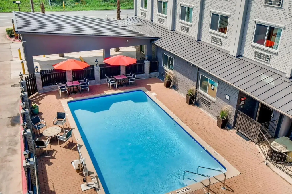 Orangewood Inn and Suites Midtown