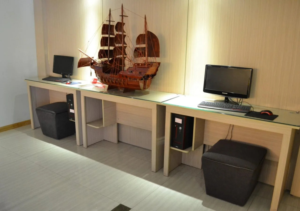 Nam Dat Hotel by DLecia Ha Long