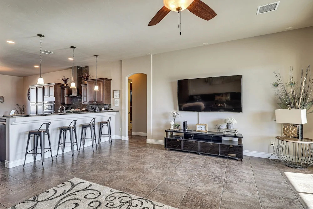 Pool & Hot Tub: Luxe Lake Havasu Home