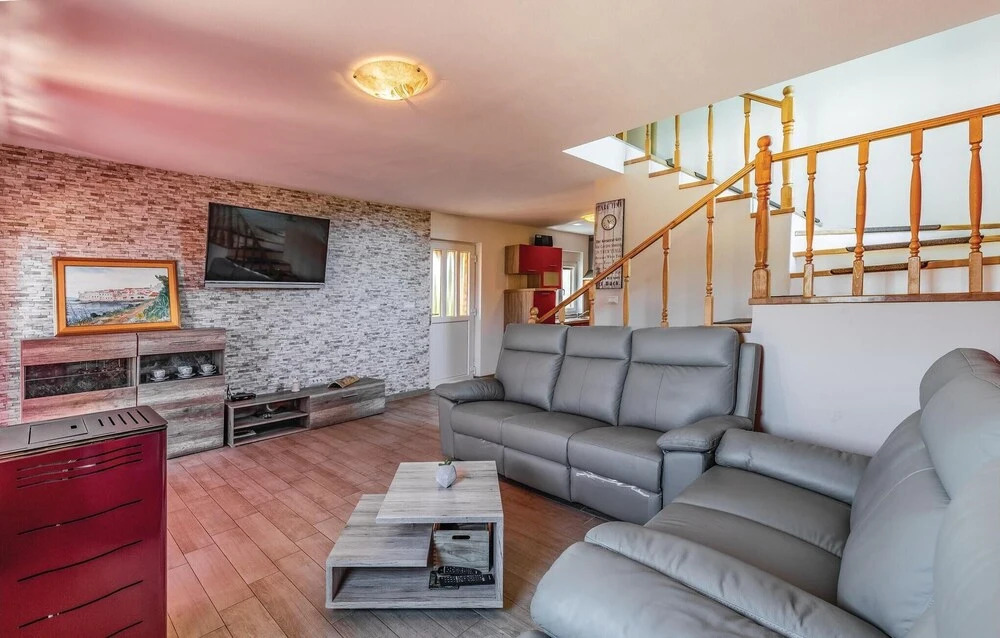 Amazing Home in Jasenovica With Wifi, Outdoor Swimming Pool and 4 Bedrooms