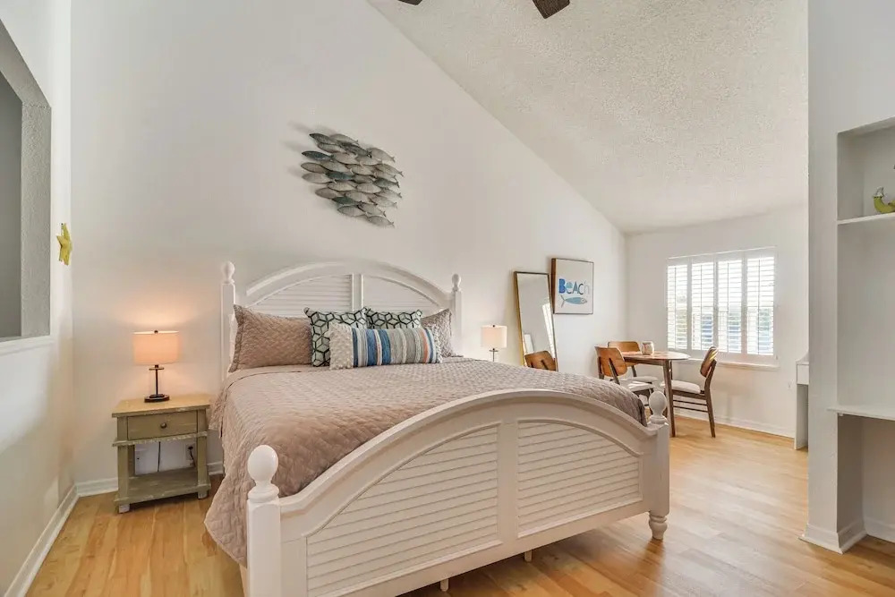 1 Block to Sunset Beach: Dog-friendly Family Home