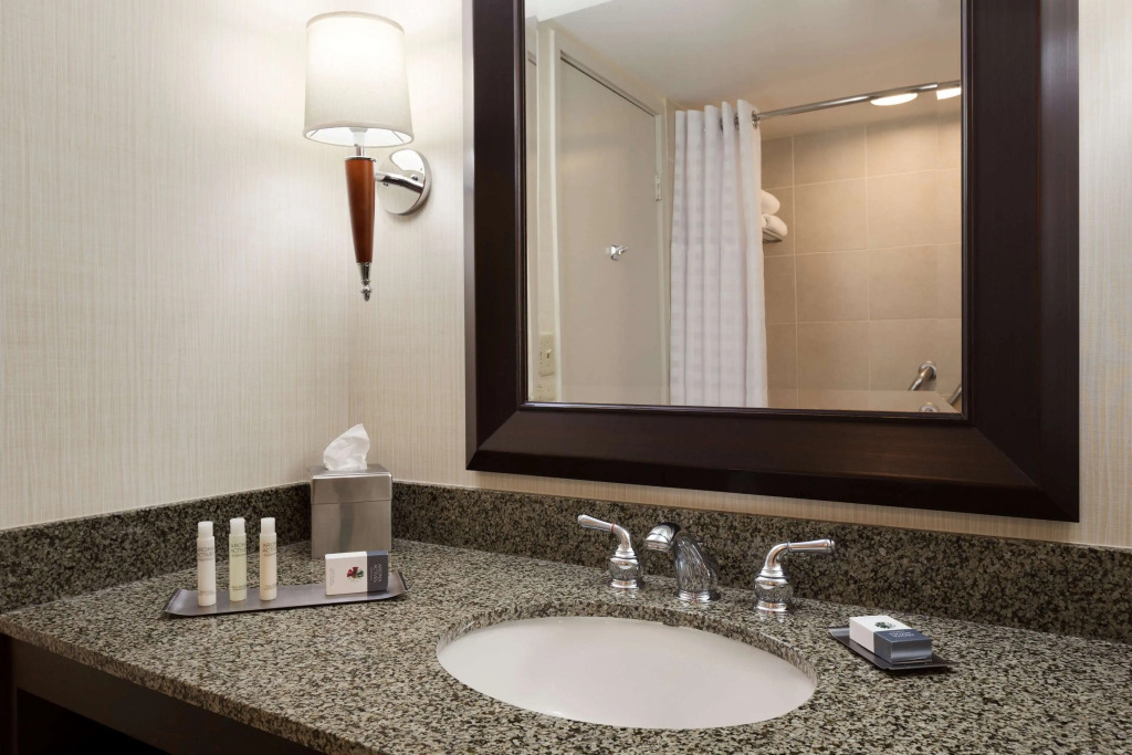 DoubleTree by Hilton Hotel & Executive Meeting Center Somerset