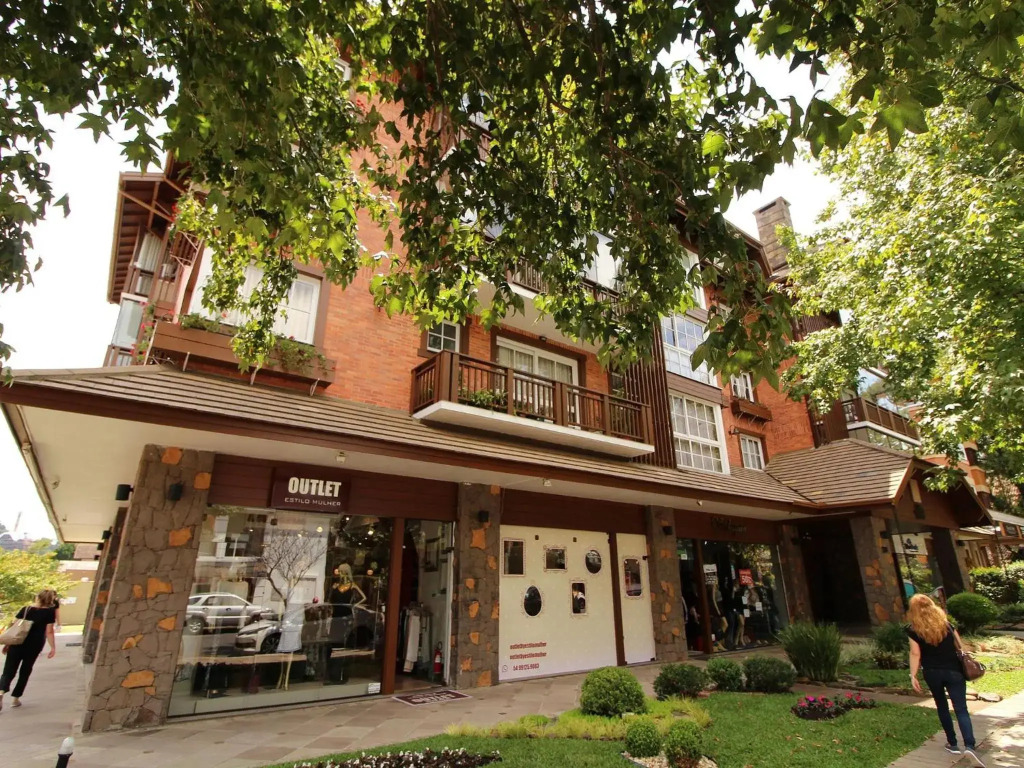 400 metros, Rua Coberta Centro - Villa Di Pietro 404