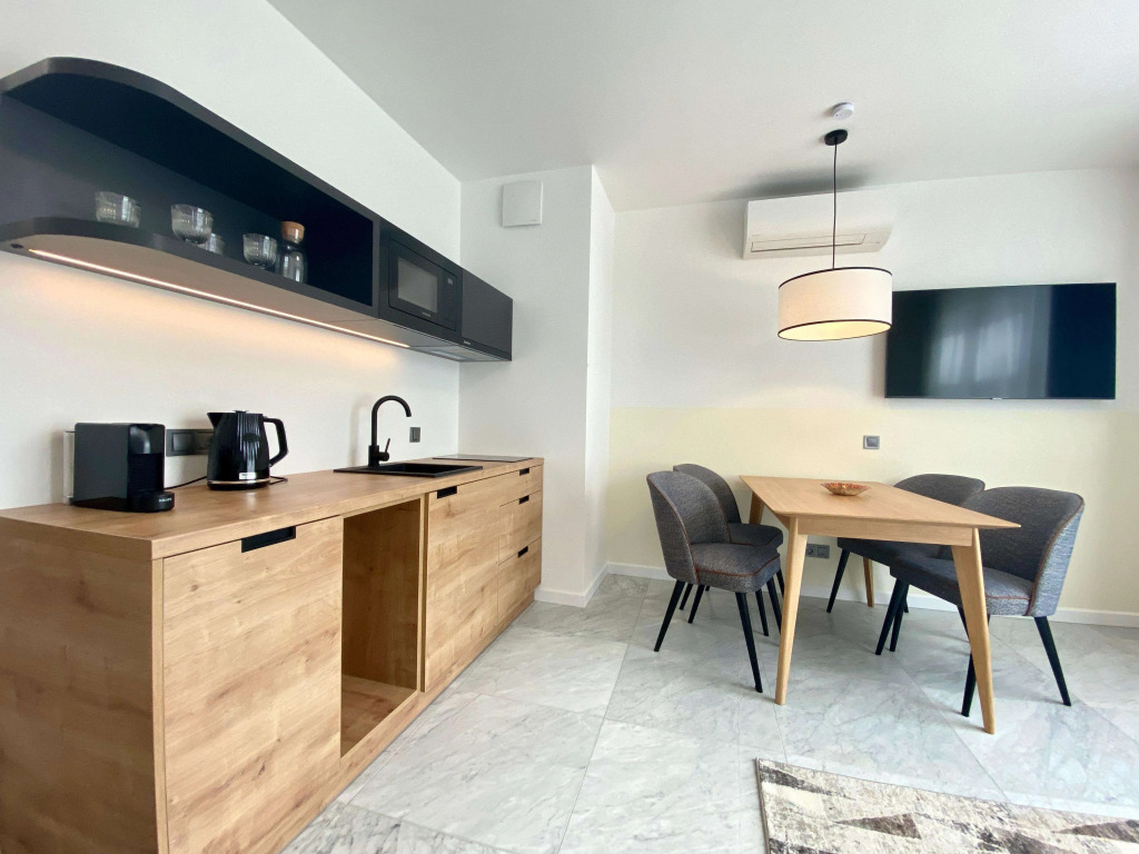 H11 Aparthotel