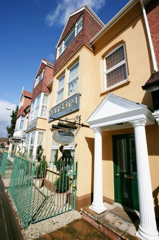 Grand Hotel