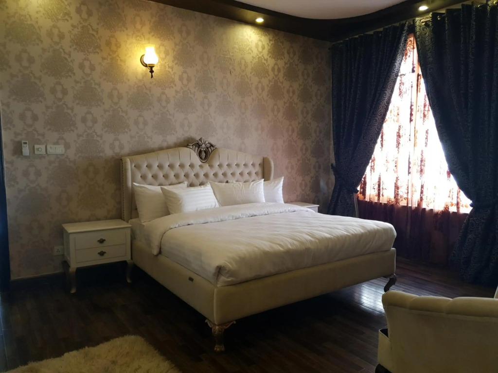 Royal Villa F-10/2