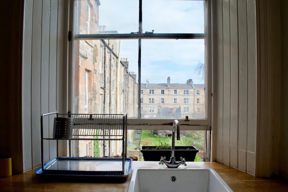 Vintage-style Apartment In Lovely Leith