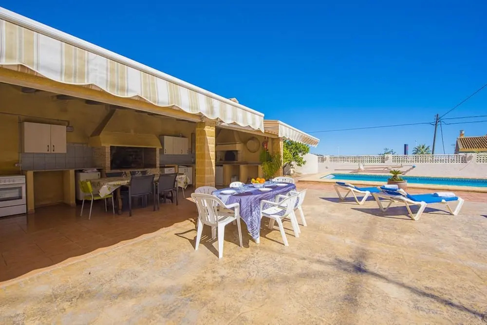 Villa - 4 Bedrooms with Pool and WiFi - 106405