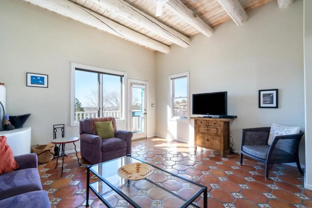Casa Viva, 2 Bedrooms, Walk to Plaza, Fireplace, Pet Friendly, Sleeps 5