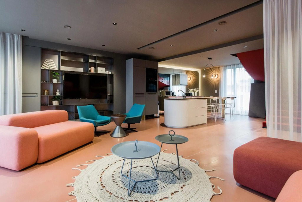 K52 luxury 4BDRM 4BTHRM apartment